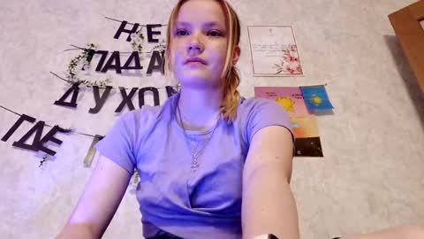 Snapshot of ginger_anna_est chatting on June 7, 2026, 8:12 pm Ginger Anna online show from June 7, 2026, 8:12 pm