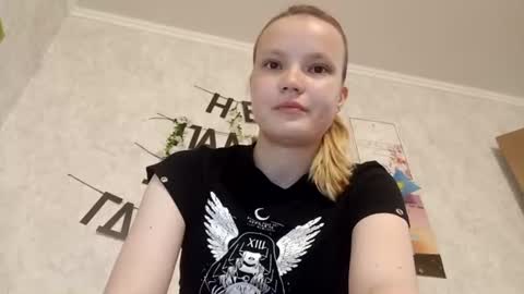 Snapshot of ginger_anna_est chatting on June 19, 2026, 8:01 pm Ginger Anna online show from June 19, 2026, 8:01 pm