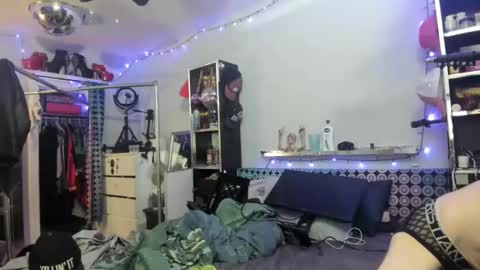 ginger_binj online show from January 20, 2025, 7:58 am