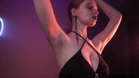        im expecting 350 thumbs up on my altar   online show from October 12, 2025, 10:42 pm