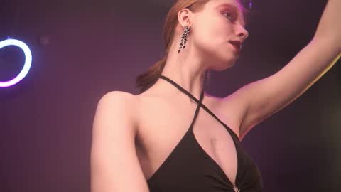        im expecting 350 thumbs up on my altar   online show from January 9, 2026, 10:11 pm