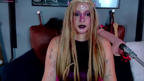Ginger online show from April 15, 2026, 7:58 pm