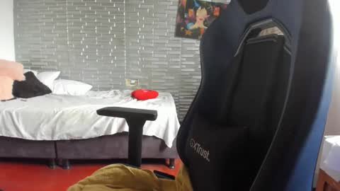 Snapshot of ginger_sweetty chatting on April 24, 2026, 9:39 pm Ginger online show from April 24, 2026, 9:39 pm