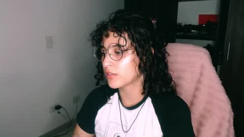 giny_bean online show from April 13, 2026, 1:00 am