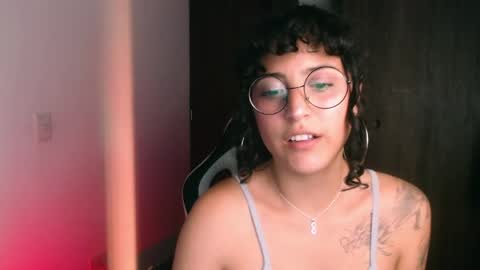 giny_bean online show from May 31, 2026, 3:15 am