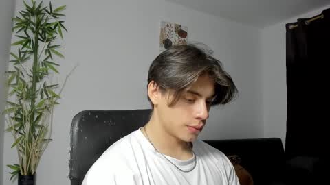 GioRusso online show from February 21, 2025, 2:39 am