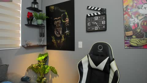 Snapshot of giorgio_leone2 chatting on December 29, 2024, 4:40 pm Giorgio leone online show from December 29, 2024, 4:40 pm