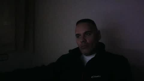 Snapshot of gioshadow chatting on January 1, 2025, 1:37 pm gioshadow online show from January 1, 2025, 1:37 pm