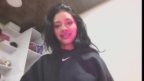 giovanna_oliveria online show from December 16, 2025, 1:21 am