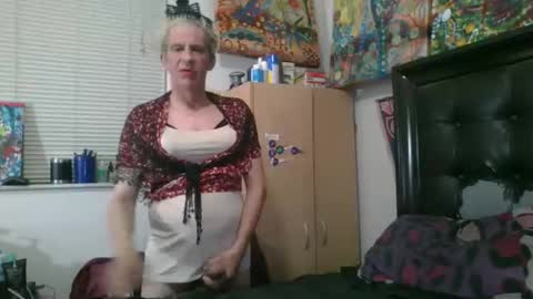 giovanni131971 online show from December 14, 2025, 9:41 pm