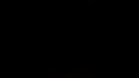 giovannifg211890 online show from April 18, 2026, 7:40 pm