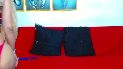 Gipsy online show from February 6, 2025, 6:35 pm