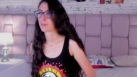 Snapshot of girafmusic chatting on November 20, 2025, 1:11 pm GirafMusic online show from November 20, 2025, 1:11 pm