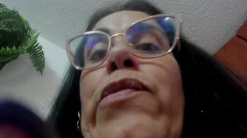 Snapshot of girasol_walton chatting on September 25, 2025, 5:05 pm Girasol Walton online show from September 25, 2025, 5:05 pm