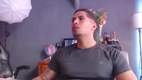 piggy boy online show from September 18, 2025, 6:54 pm