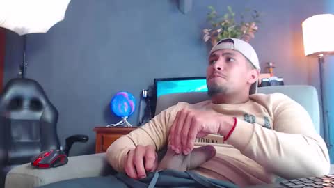 piggy boy online show from October 15, 2025, 4:51 pm