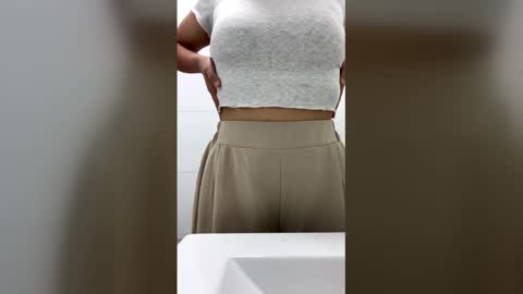 girl433 online show from December 16, 2025, 2:00 pm