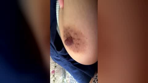 girl433 online show from January 11, 2026, 8:36 pm