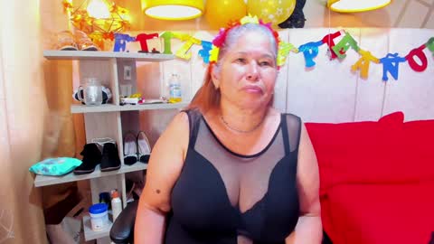 Girl Amada online show from January 17, 2025, 1:13 pm