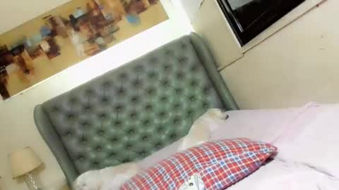 urGIRL online show from January 7, 2026, 1:46 pm