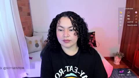 Snapshot of girl_inline chatting on March 8, 2025, 10:45 pm girl_inline online show from March 8, 2025, 10:45 pm