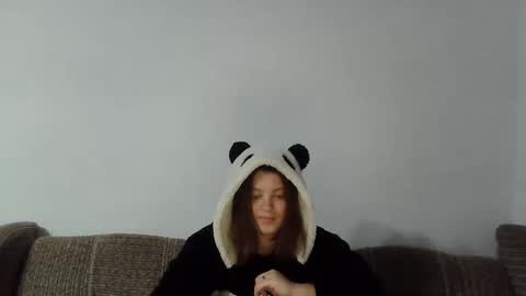 girl_leya online show from September 26, 2025, 7:51 pm