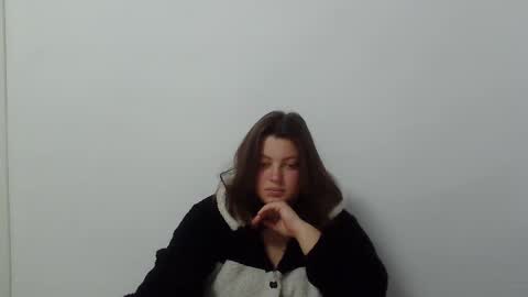 girl_leya online show from October 9, 2025, 8:51 pm