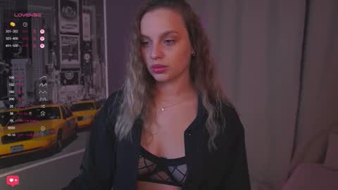 Kate online show from October 29, 2025, 7:37 pm