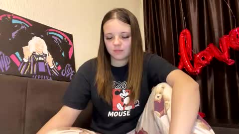 girl_shy07 online show from March 10, 2026, 8:03 pm