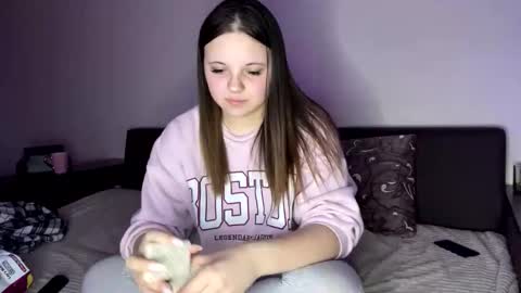 girl_shy07 online show from April 10, 2026, 5:28 pm