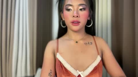 queen ronna online show from April 19, 2026, 7:51 am