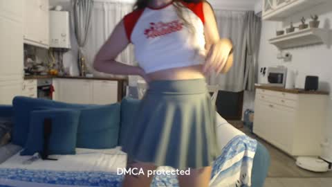 Girlfriend online show from January 4, 2025, 4:32 pm