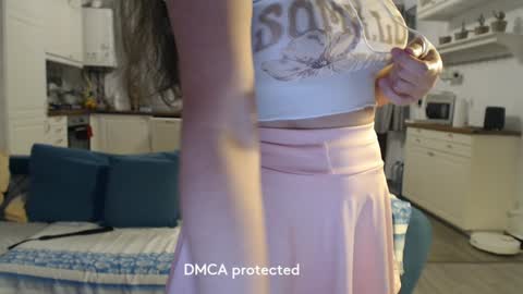 Girlfriend online show from January 5, 2025, 3:45 pm