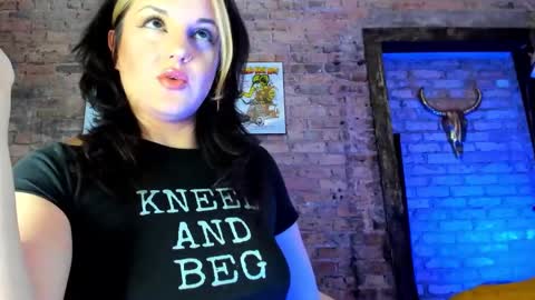 Snapshot of girlnamedcheese chatting on January 20, 2025, 10:15 pm Cheese online show from January 20, 2025, 10:15 pm