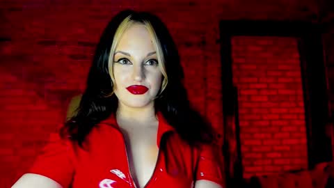 Snapshot of girlnamedcheese chatting on March 5, 2025, 11:27 pm Cheese online show from March 5, 2025, 11:27 pm