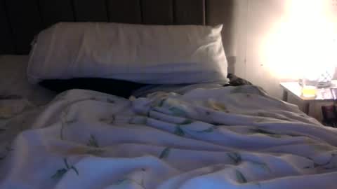 Girlonboy25 online show from November 8, 2025, 7:56 pm