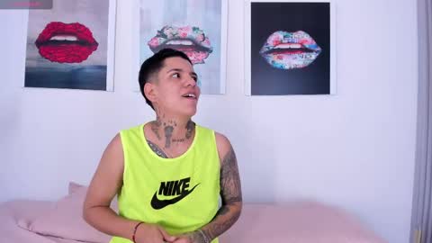 girls_inlove online show from September 27, 2025, 11:48 am