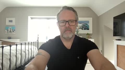 girlsandbikes online show from January 12, 2025, 10:56 am