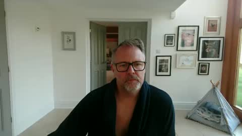 girlsandbikes online show from September 29, 2025, 8:52 am