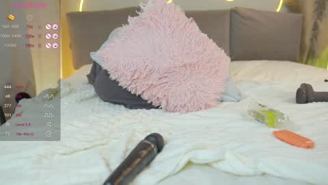 Ella Lisa Chloe online show from February 5, 2025, 12:53 am