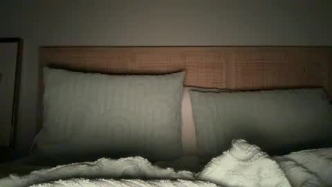 Snapshot of girlswanthis chatting on June 19, 2026, 2:49 am girlswanthis online show from June 19, 2026, 2:49 am