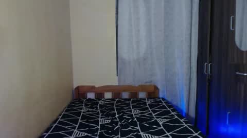 Mynameisenise online show from December 1, 2024, 4:29 pm