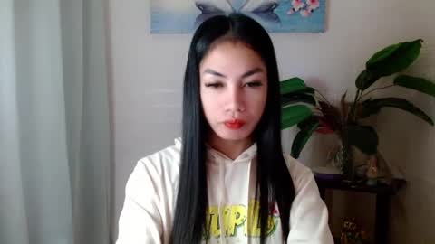 Snapshot of girlwhobelieveinmagic chatting on March 10, 2025, 6:45 pm Callmenor online show from March 10, 2025, 6:45 pm