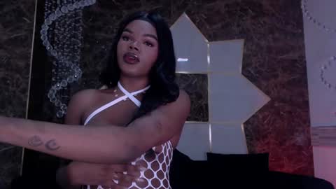 gisela_valencia online show from June 19, 2026, 2:43 pm