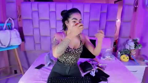 gisell_squirt online show from December 1, 2025, 12:54 pm