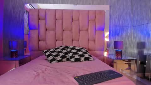 giselle_louise online show from January 14, 2026, 4:07 am