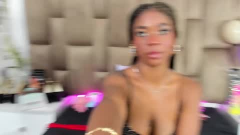 Snapshot of giselleleroy chatting on September 13, 2025, 9:36 pm Giselle online show from September 13, 2025, 9:36 pm