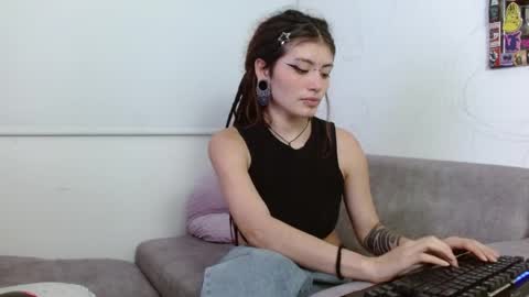 Snapshot of giulietta_mon chatting on May 28, 2026, 4:21 am Giulietta online show from May 28, 2026, 4:21 am