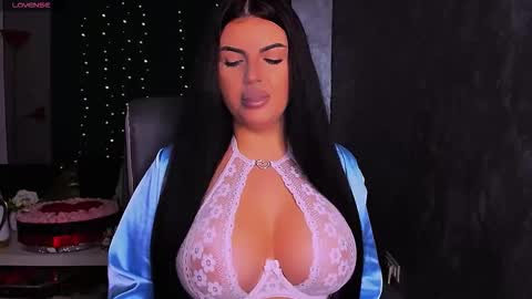 Giulia online show from October 23, 2025, 9:02 pm