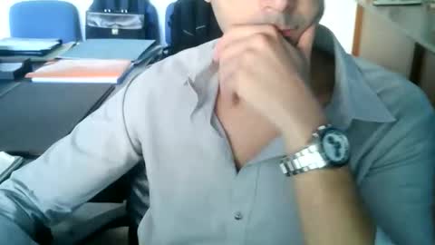giuseppevai1 online show from September 12, 2025, 8:03 am